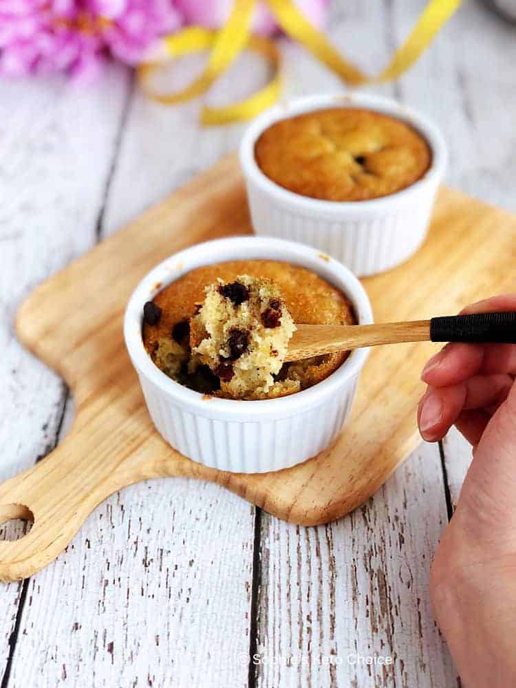 免烤一分鐘巧克力豆馬克杯蛋糕