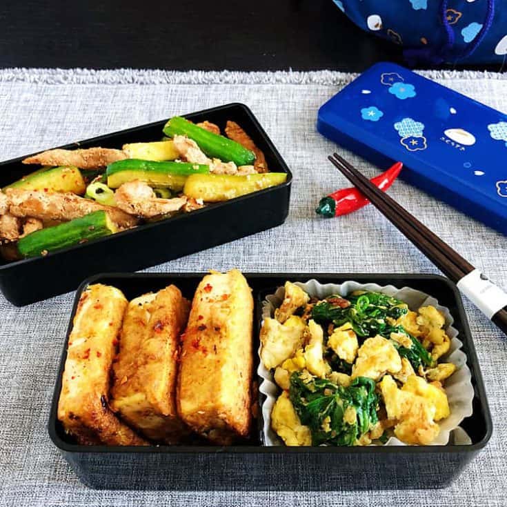 生酮便當 食譜特輯 (二)- 黃金亞麻籽鍋塌豆腐、小黃瓜炒肉絲、培根菠菜炒蛋