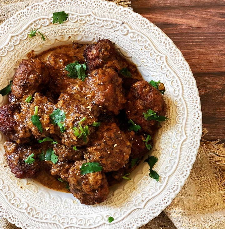 瑞典肉丸 -IKEA經典美食改編成低醣版！蓬鬆多汁肉丸在生酮白醬裡滾?