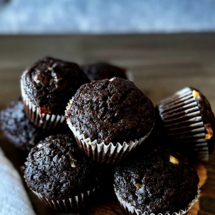 香蕉巧克力杯子蛋糕 (無精緻糖)- 用香蕉的天然甜味減少糖分！